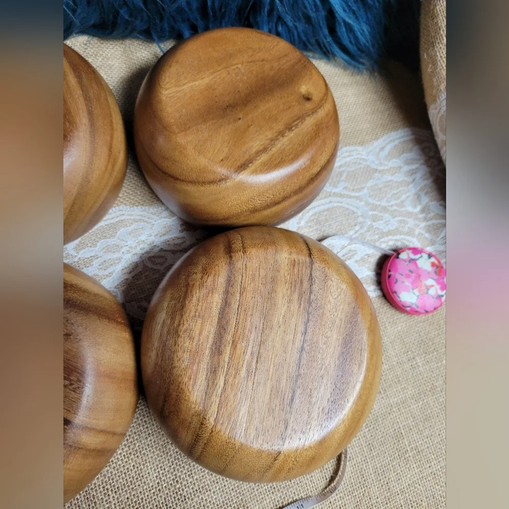 Lot of 4 vintage acacia wood 6 ×3 bowls - Picture 11 of 12